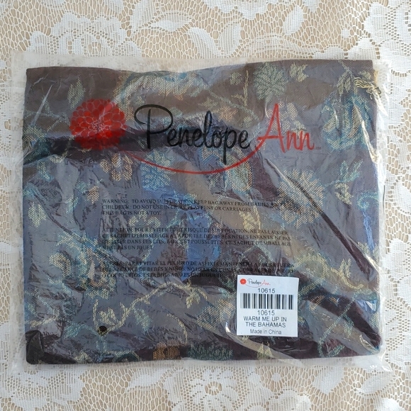 Paisley scraf, warm colors, fringe, Celebrating Home New unopened bag - Picture 3 of 7